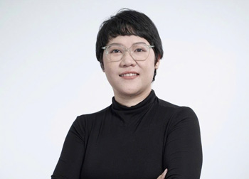 Bà Minh Lê