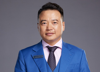 Ông Nguyễn Hòa Bình