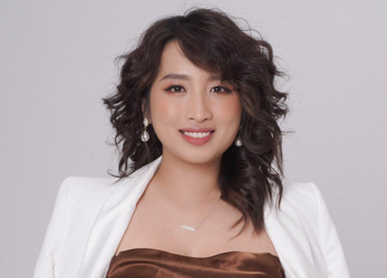 Bà Nina Phạm